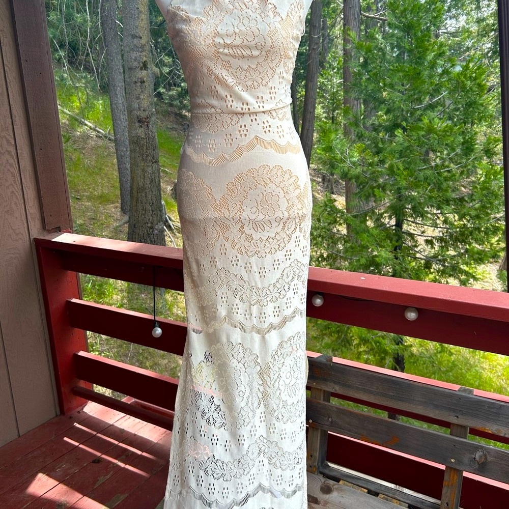 Vintage Foreign Exchange Cream Sleeveless Mock Neck Gown